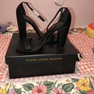 New! Beautiful black heels